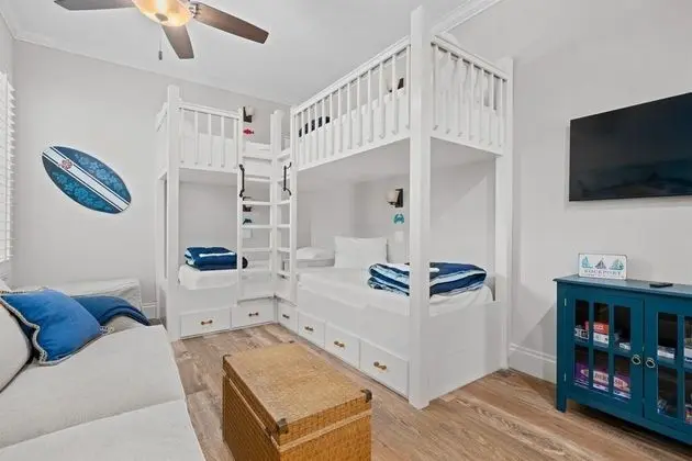 Ev, Birden Çok Yatak, Veranda, Havuz Manzaralı