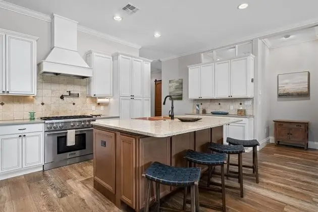 Ev, Birden Çok Yatak, Veranda, Havuz Manzaralı