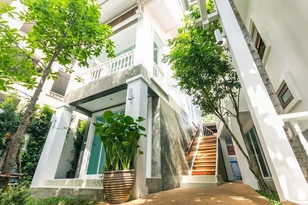 Family Garden View with Balcony