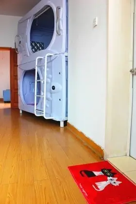 Ortak Ranzalı Oda, Sadece kadınlar için