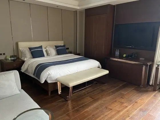 Deluxe Tek Büyük Yataklı Oda