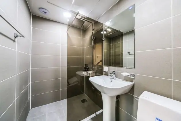 Basic Tek Büyük Yataklı Oda