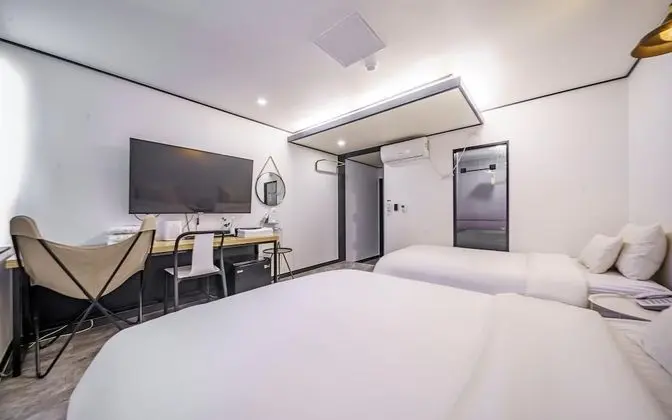 Oda (Spacious twin room (single + double))