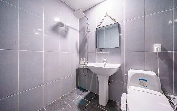 Oda (Spacious twin room (single + double))