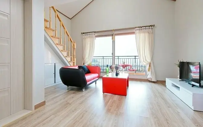 Oda (Lighthouse (duplex))