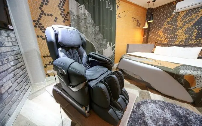 Oda (VIP (Massage Chair Air Purifier Netfl)