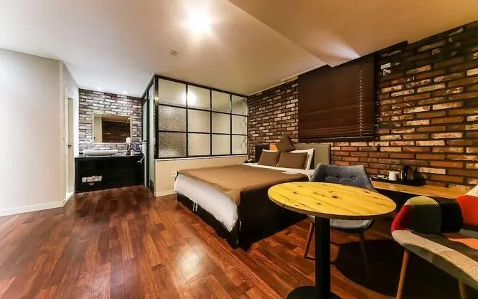 Oda (Premium (Netflix available))