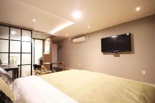 Oda (Premium (Netflix available))