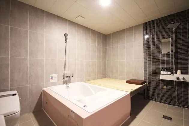 Oda (Premium (Netflix available))