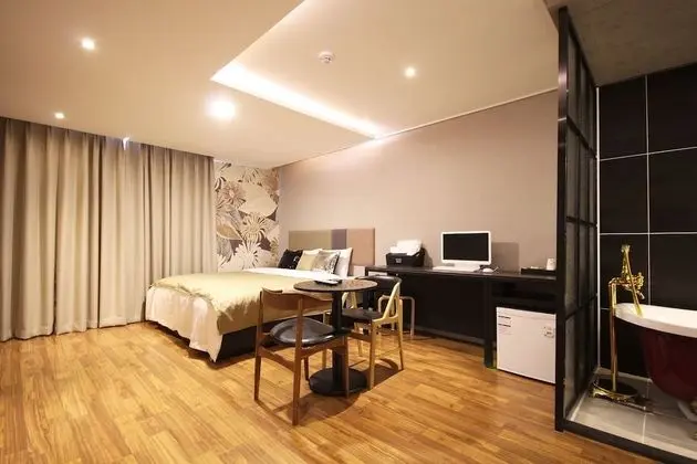 Oda (Premium (Netflix available))