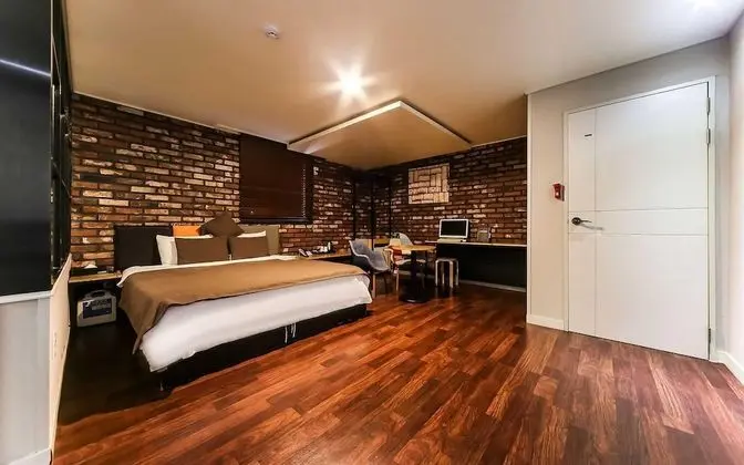 Oda (Premium (Netflix available))