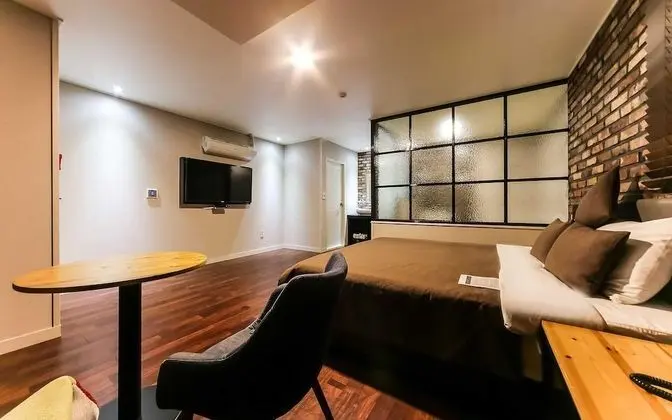 Oda (Premium (Netflix available))