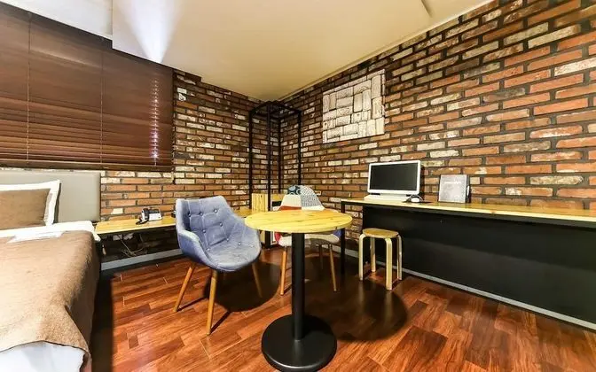 Oda (Premium (Netflix available))