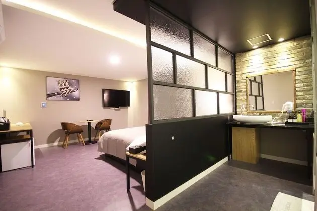 Oda (Standard (Netflix available))