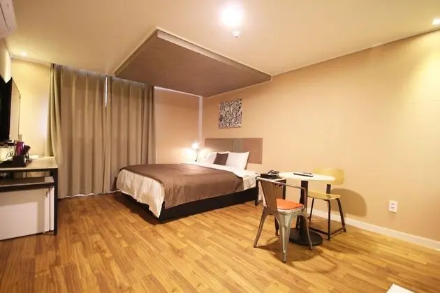 Oda (Standard (Netflix available))