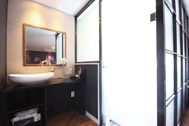 Oda (VVIP 385 (Air Purifier Netflix Availa)