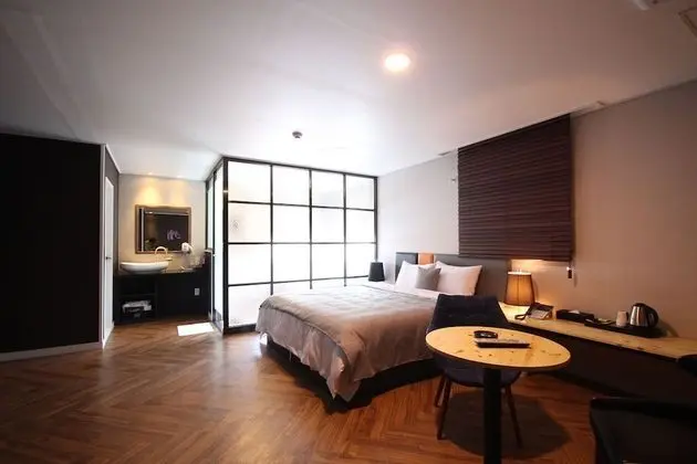 Oda (VVIP 385 (Air Purifier Netflix Availa)