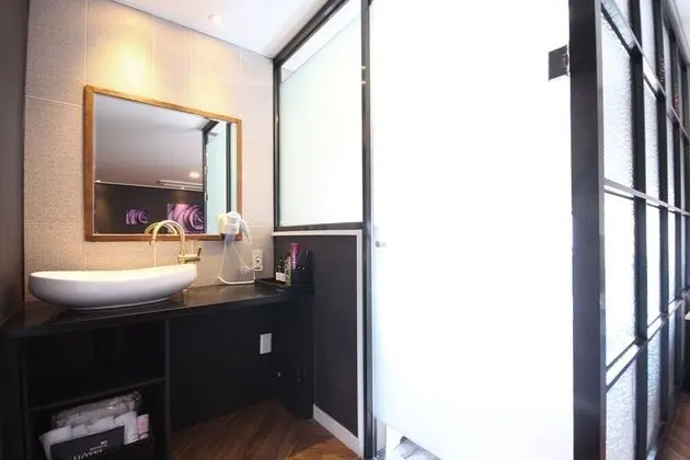 Oda (VVIP 385 (Air Purifier Netflix Availa)