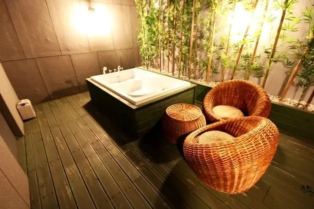 Oda (VIP (outdoor terrace))