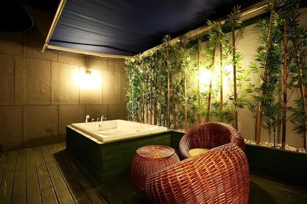 Oda (VIP (outdoor terrace))