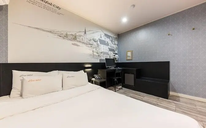 Oda (Standard A (Netflix & Disney Plus ava)