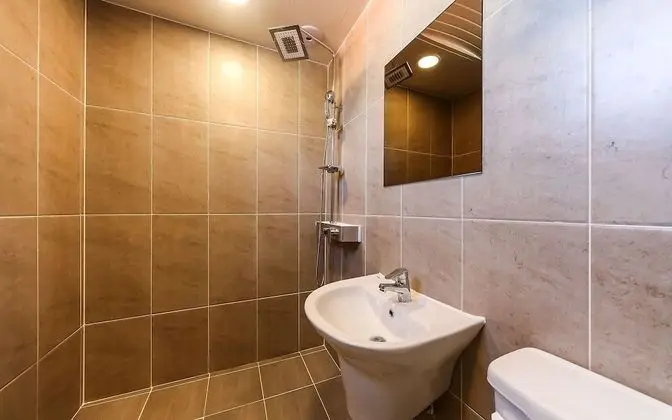 Oda (Standard A (Netflix & Disney Plus ava)