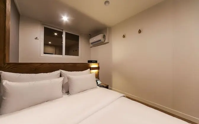 Oda (Standard A (Netflix & Disney Plus ava)