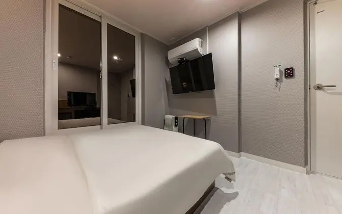 Oda (Standard A (Netflix & Disney Plus ava)