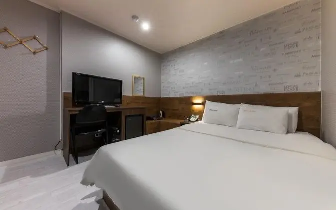 Oda (Standard A (Netflix & Disney Plus ava)