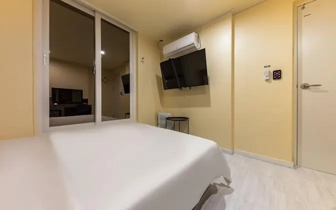 Oda (Standard A (Netflix & Disney Plus ava)