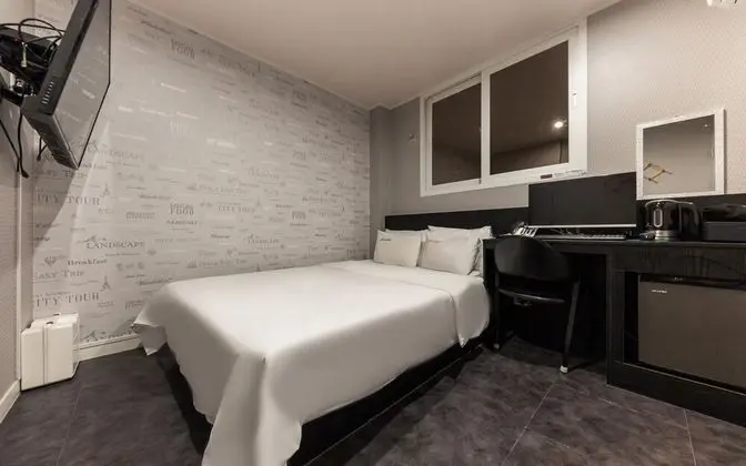 Oda (Standard B (Netflix & Disney Plus ava)