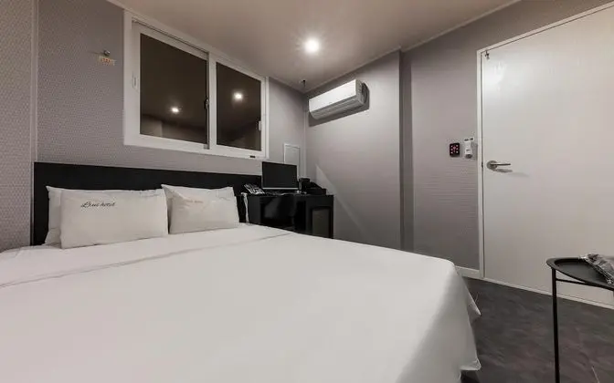 Oda (Standard B (Netflix & Disney Plus ava)