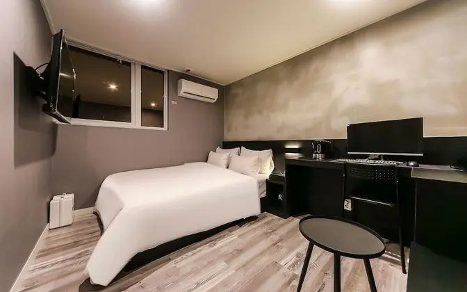 Oda (Standard B (Netflix & Disney Plus ava)