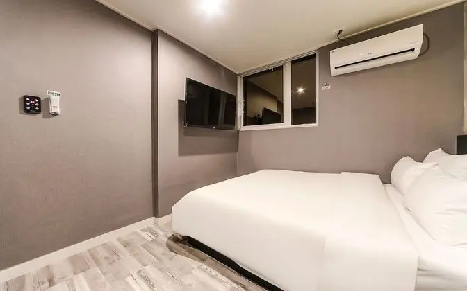 Oda (Standard B (Netflix & Disney Plus ava)