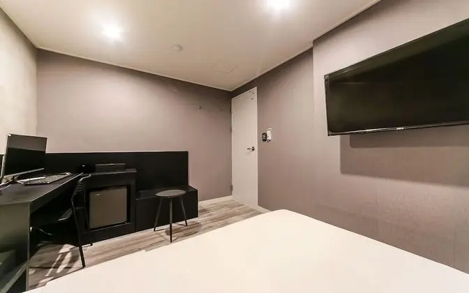 Oda (Standard B (Netflix & Disney Plus ava)