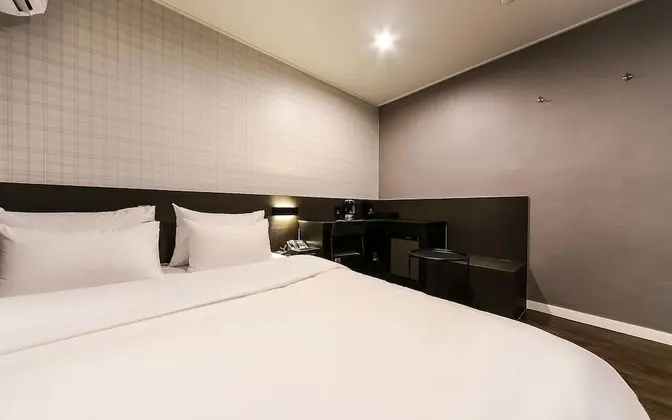 Oda (Standard B (Netflix & Disney Plus ava)