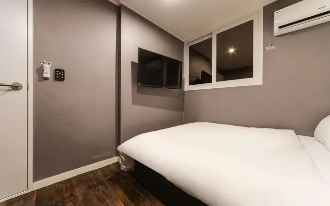 Oda (Standard B (Netflix & Disney Plus ava)