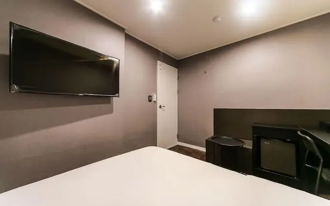 Oda (Standard B (Netflix & Disney Plus ava)