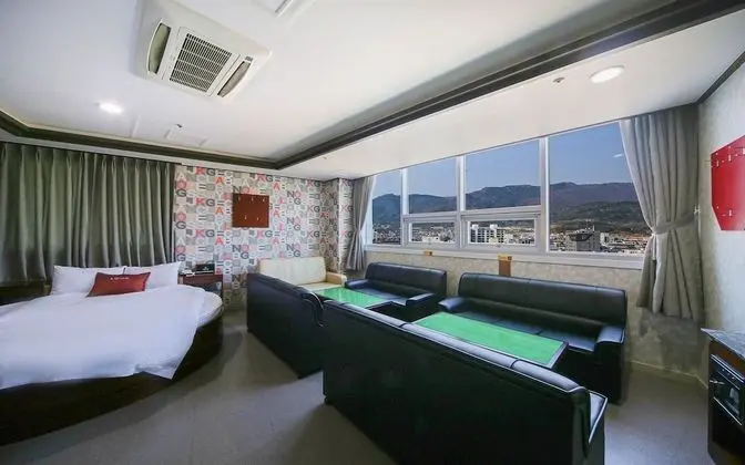 Oda (VIP Business Room (3 Bed (King Double)
