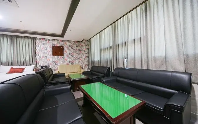 Oda (VIP Business Room (3 Bed (King Double)