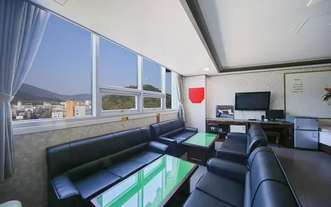 Oda (VIP Business Room (3 Bed (King Double)