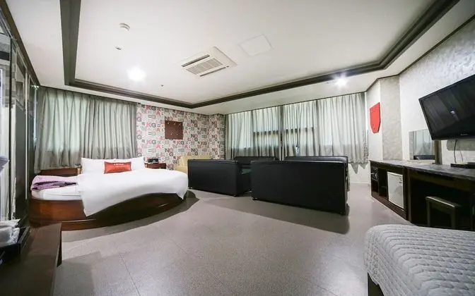 Oda (VIP Business Room (3 Bed (King Double)