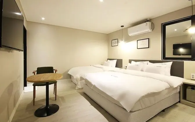 Oda (Premium (Netflix YouTube Available Tw)