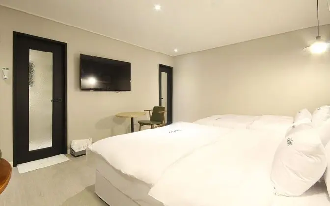 Oda (Premium (Netflix YouTube Available Tw)