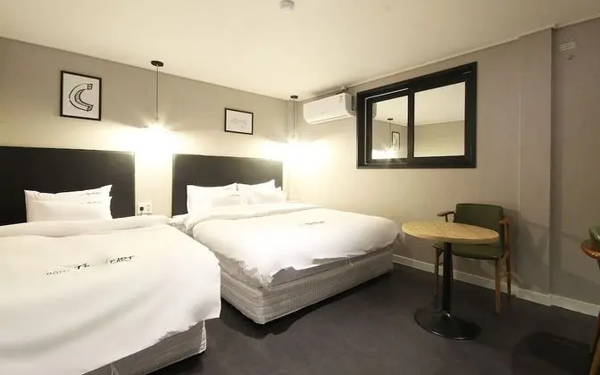 Oda (Premium (Netflix YouTube Available Tw)