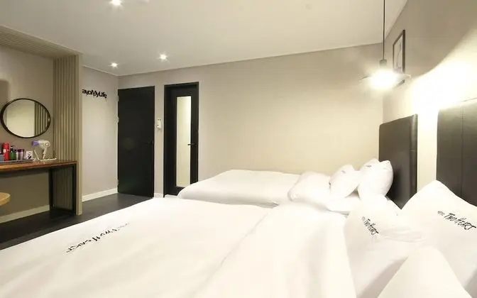 Oda (Premium (Netflix YouTube Available Tw)