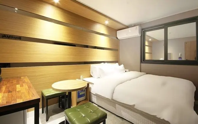 Oda (Standard (Netflix YouTube available))