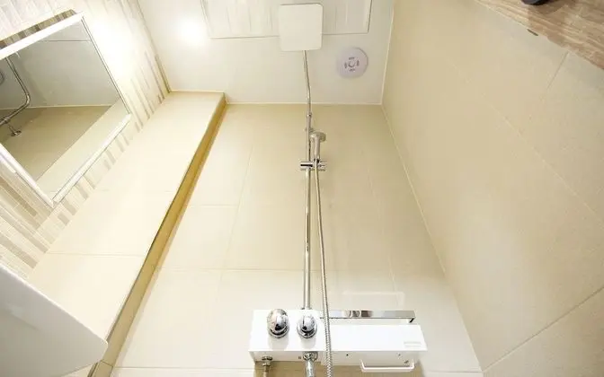 Oda (Standard (Netflix YouTube available))