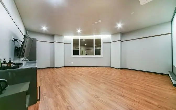 Oda (Korean Style Room (3 people))