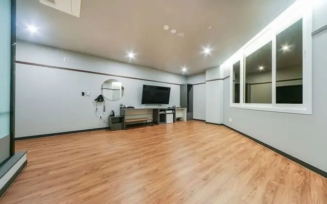 Oda (Korean Style Room (3 people))